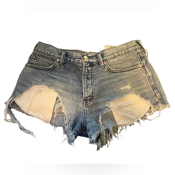 We The free Women’s Distressed Cutoff Shorts - Picture 1 of 6